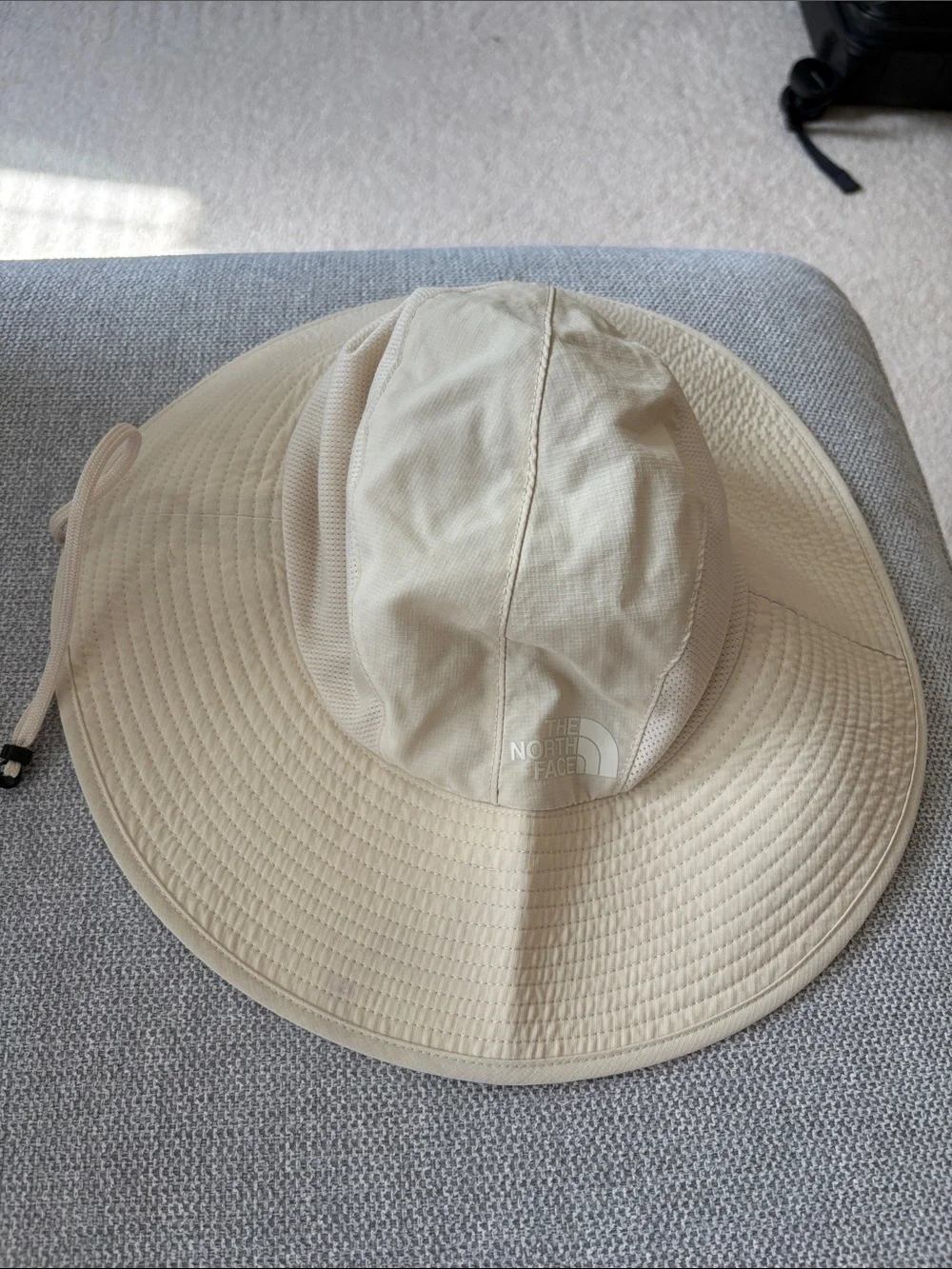 The North Face Bucket Brimmer Hat Women’s Size S/M